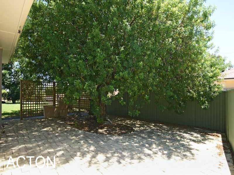 8 Fairs Street, Embleton WA 6062