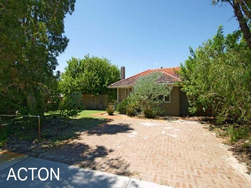 8 Fairs Street, Embleton WA 6062