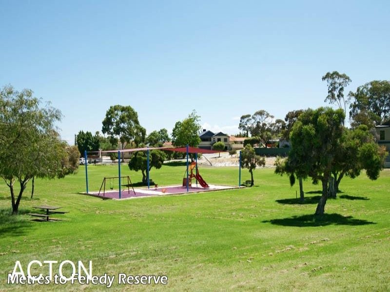 8 Fairs Street, Embleton WA 6062