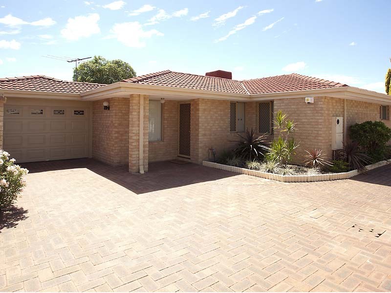 2/353 Daly Street, Cloverdale WA 6105