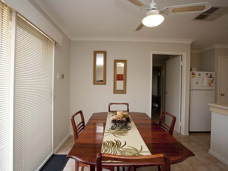 2/353 Daly Street, Cloverdale WA 6105