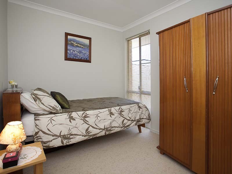 2/353 Daly Street, Cloverdale WA 6105