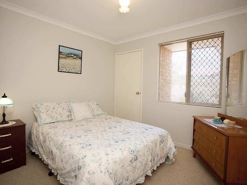 2/353 Daly Street, Cloverdale WA 6105