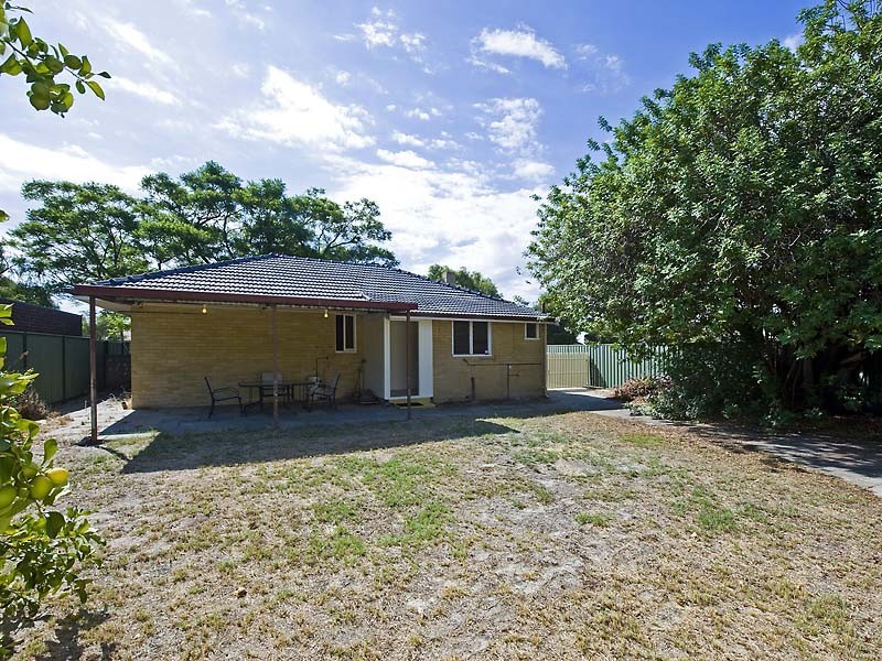 38 Kennerly Street, Cloverdale WA 6105