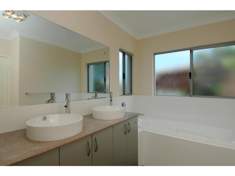 124B Hayes Avenue, Dianella WA 6059