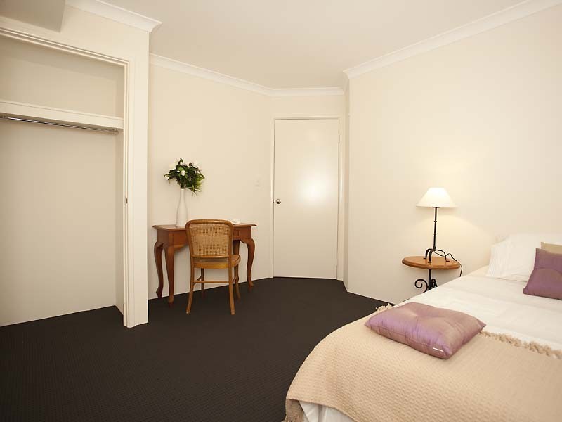 a/427 Belgravia Street, Cloverdale WA 6105