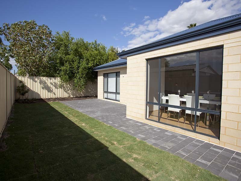 a/427 Belgravia Street, Cloverdale WA 6105