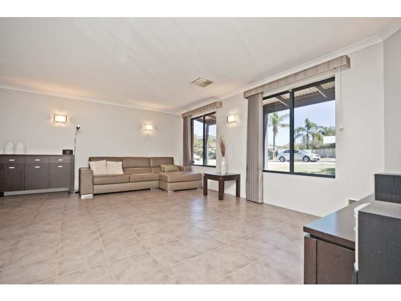 17 Adelphi Street, Bayswater WA 6053