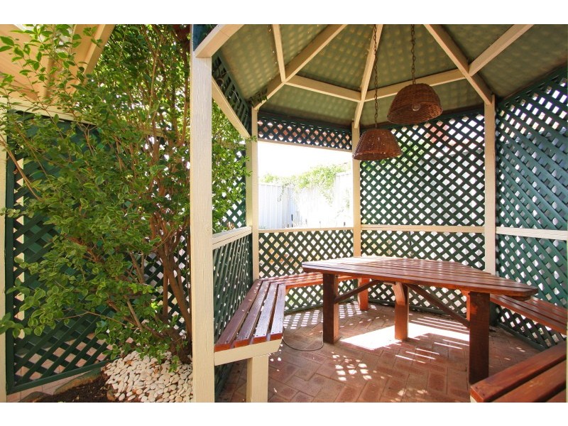 2/14 Vaughan Street, Dianella WA 6059