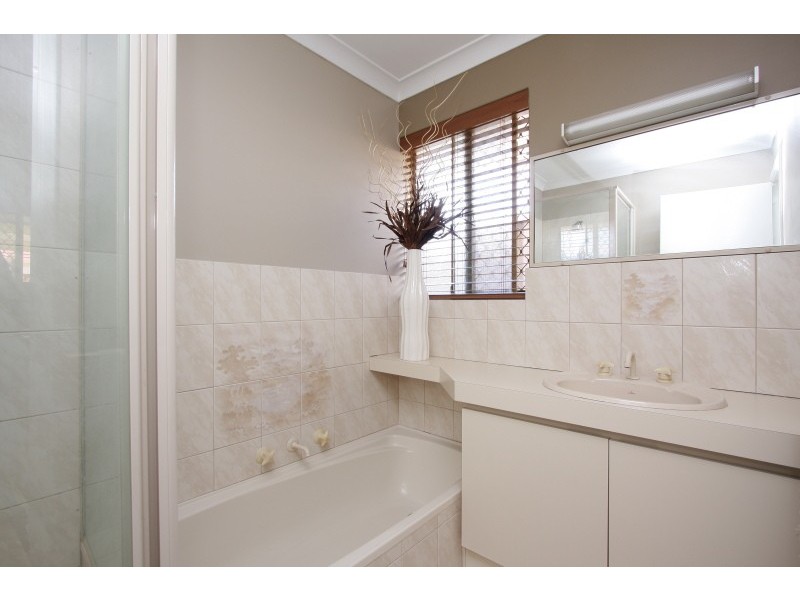 2/14 Vaughan Street, Dianella WA 6059