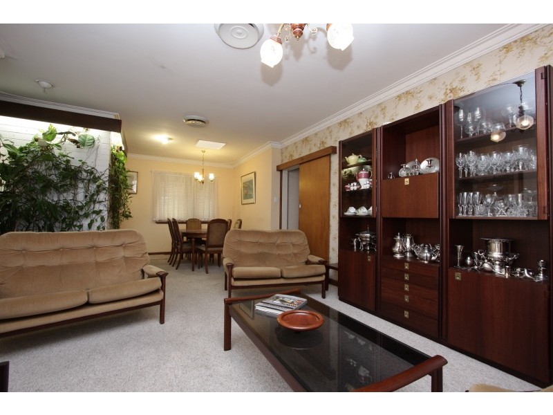 41 Howes Crescent, Dianella WA 6059