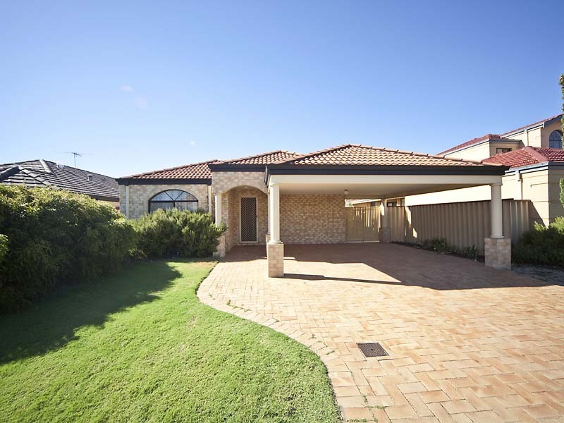 12 Terelinck Crescent, Redcliffe WA 6104