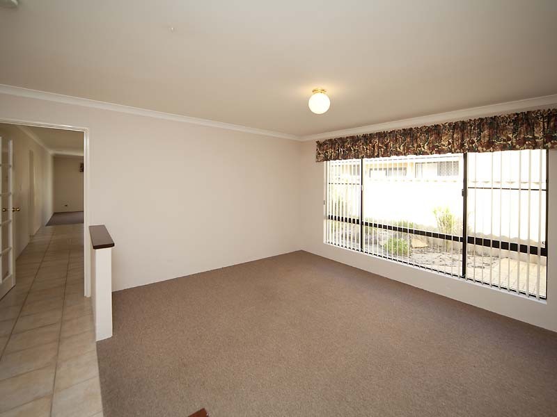 12 Terelinck Crescent, Redcliffe WA 6104