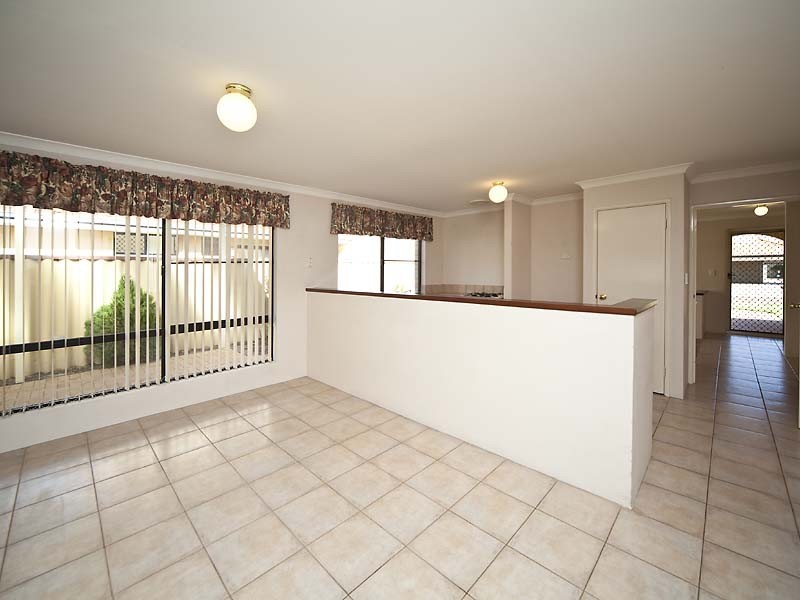 12 Terelinck Crescent, Redcliffe WA 6104
