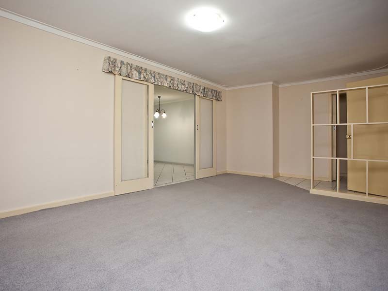 111 Gabriel Street, Cloverdale WA 6105