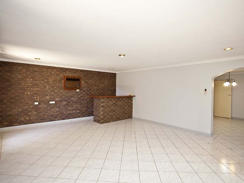 111 Gabriel Street, Cloverdale WA 6105