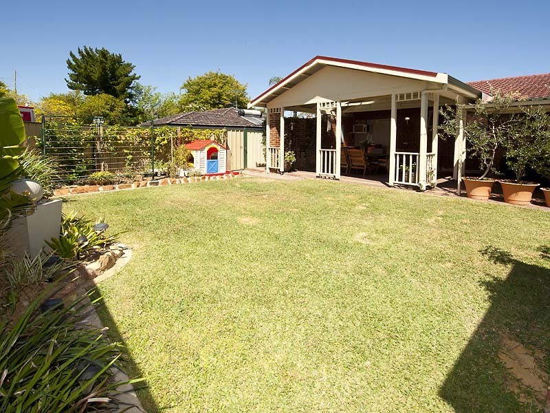 33 Arlunya Avenue, Belmont WA 6104