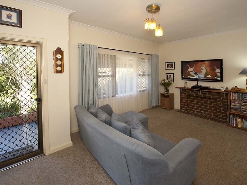 33 Arlunya Avenue, Belmont WA 6104