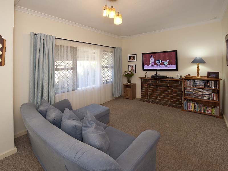 33 Arlunya Avenue, Belmont WA 6104