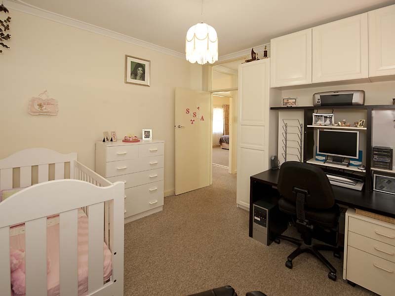 33 Arlunya Avenue, Belmont WA 6104