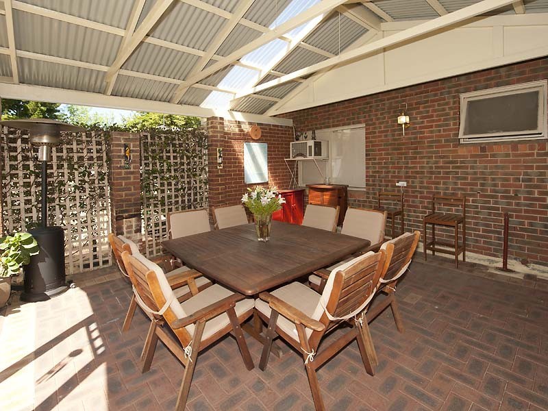 33 Arlunya Avenue, Belmont WA 6104