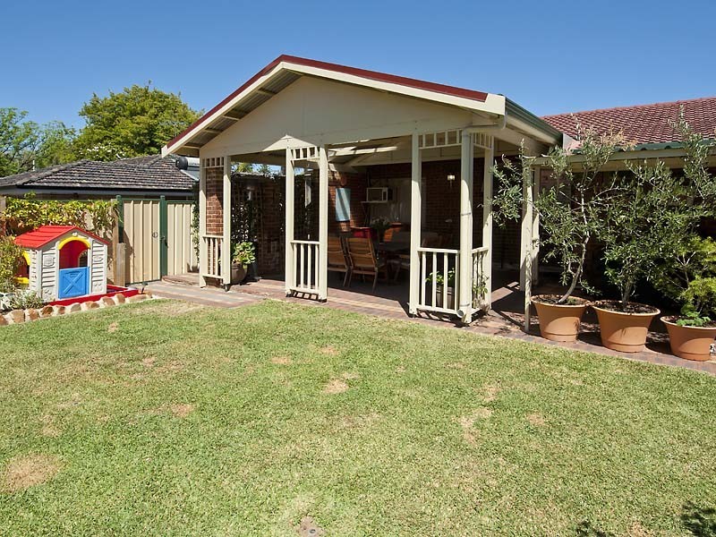 33 Arlunya Avenue, Belmont WA 6104