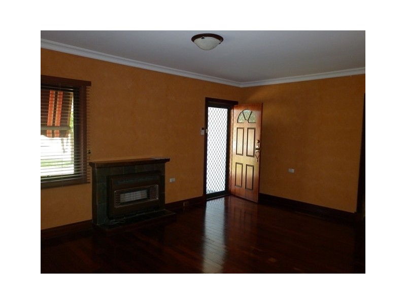 381 Daly Street, Cloverdale WA 6105