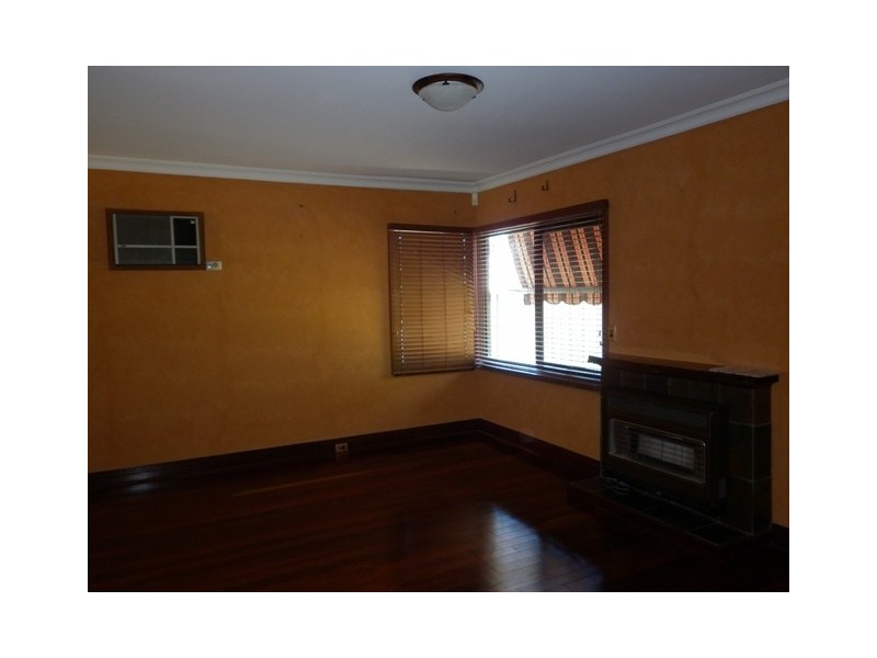 381 Daly Street, Cloverdale WA 6105