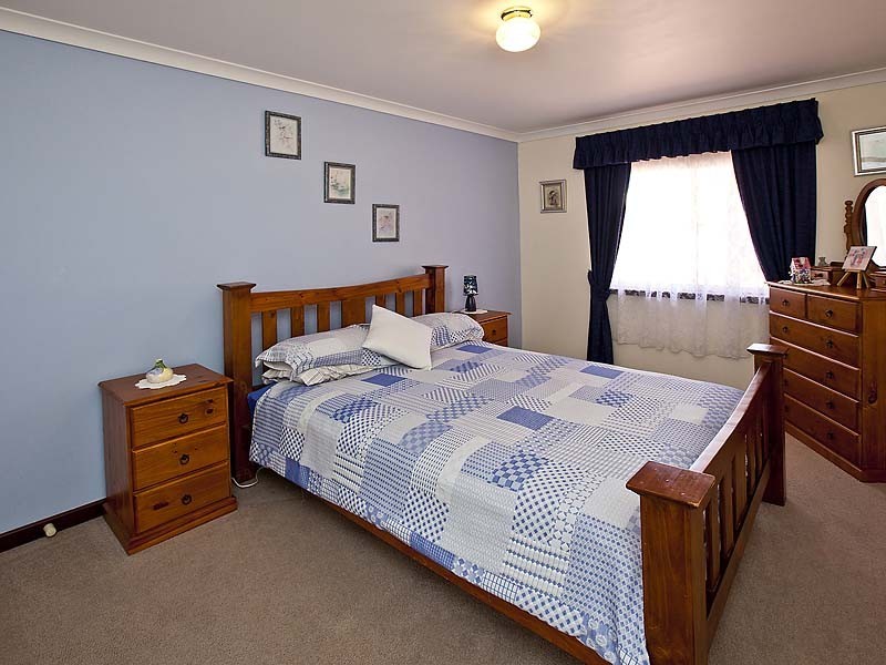 22 Maple Cres, Helena Valley WA 6056