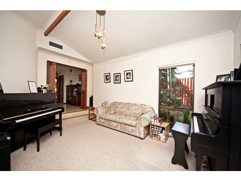 152 Moulden Avenue, Yokine WA 6060