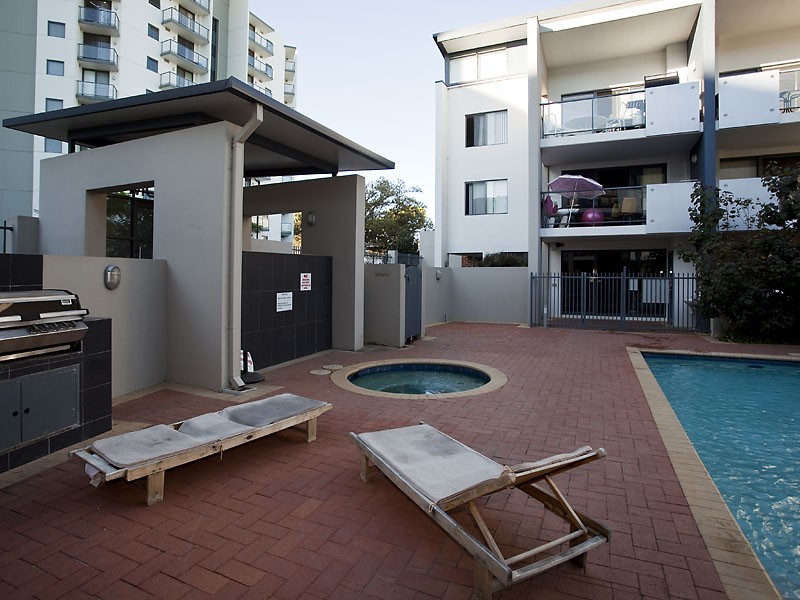 33/11 Tanunda Drive, Rivervale WA 6103