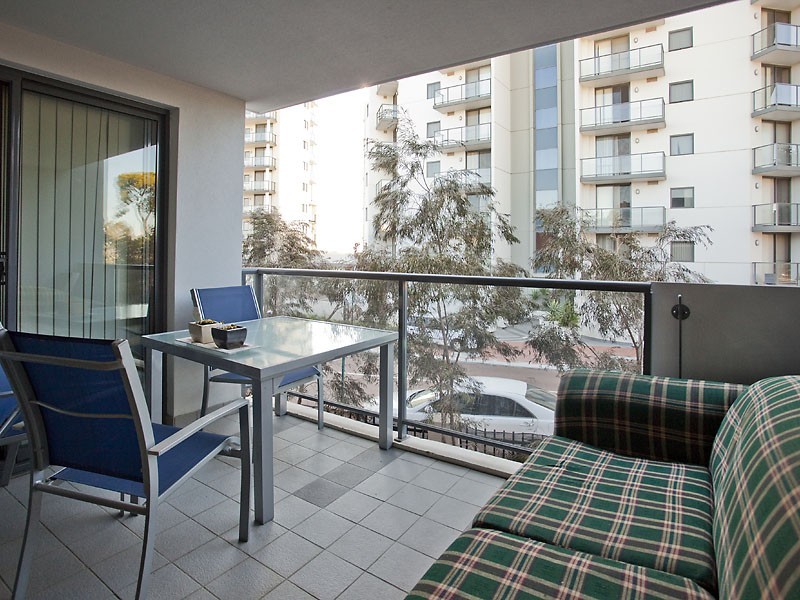 33/11 Tanunda Drive, Rivervale WA 6103