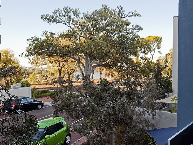 33/11 Tanunda Drive, Rivervale WA 6103