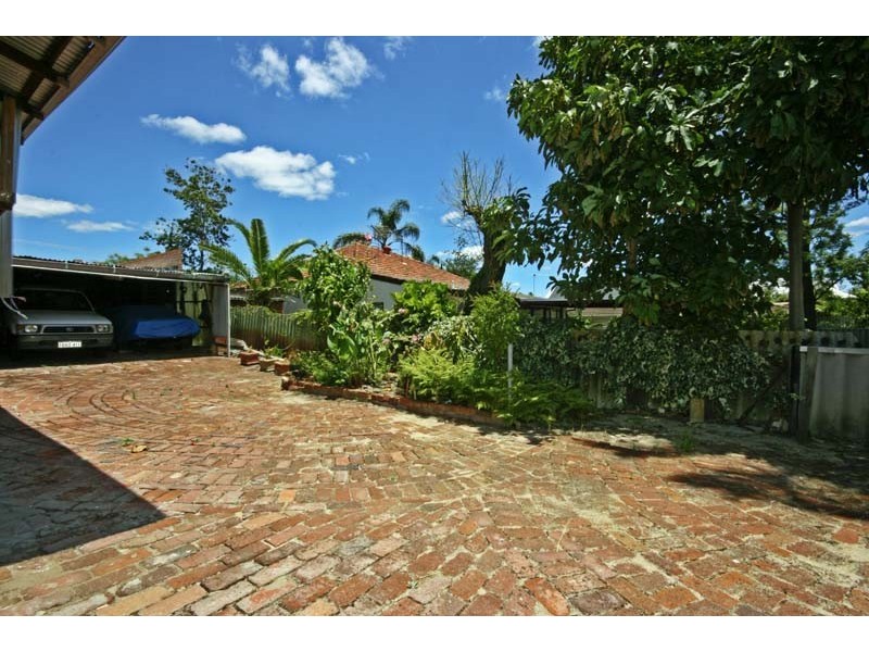 154 Eighth Avenue, Inglewood WA 6052