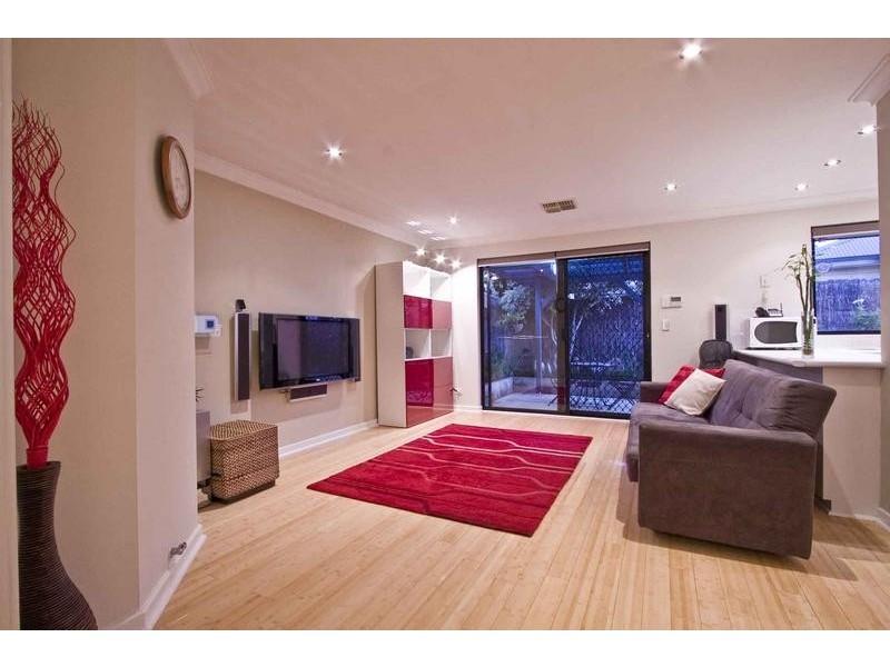 2/14 Nolan Place, Bayswater WA 6053