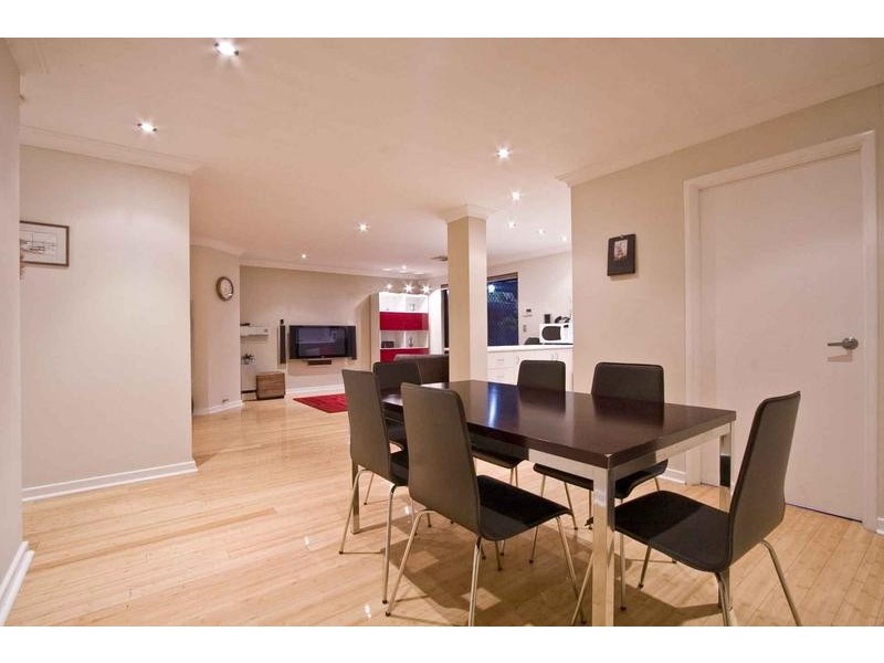 2/14 Nolan Place, Bayswater WA 6053