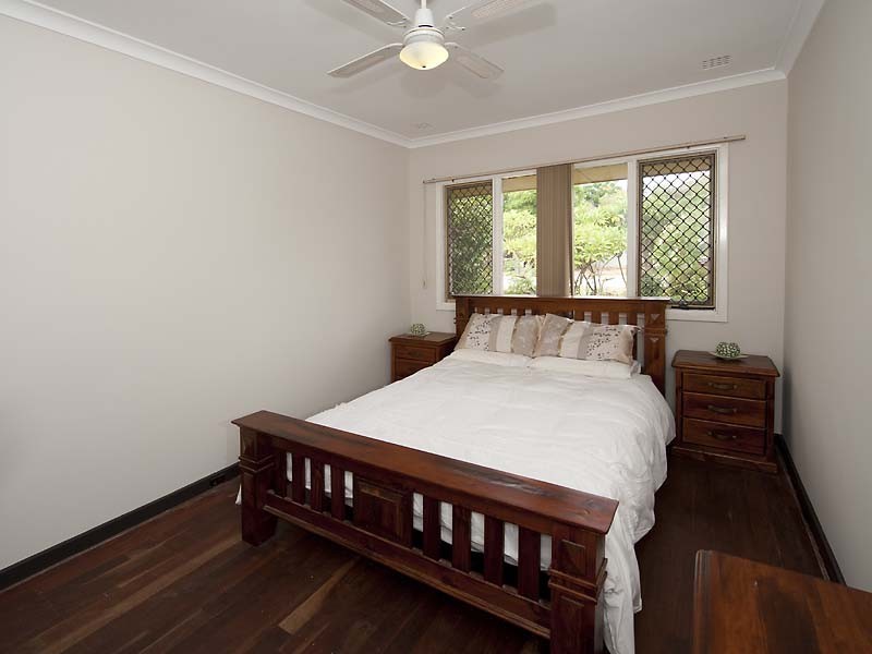 33 Hoskin Street, Cloverdale WA 6105