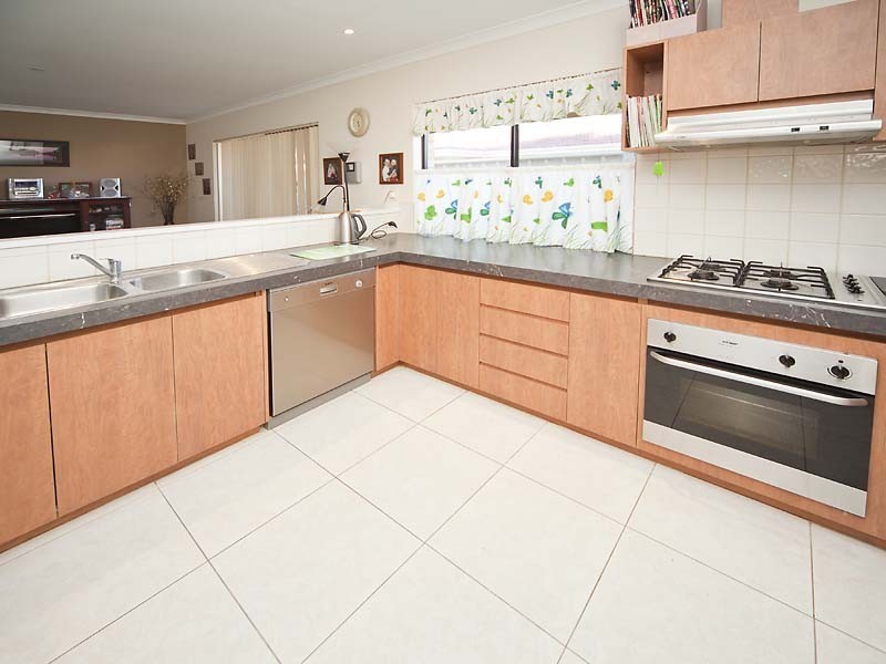 27A Morgan Road, Redcliffe WA 6104