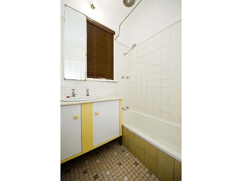 38 Kennerly Street, Cloverdale WA 6105