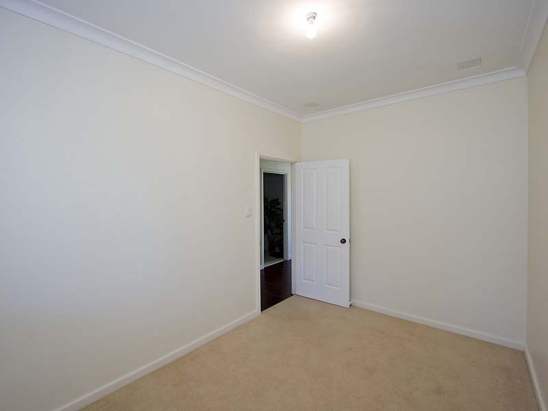 38 Kennerly Street, Cloverdale WA 6105