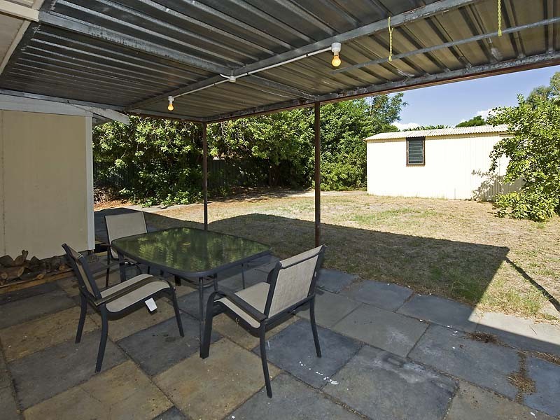 38 Kennerly Street, Cloverdale WA 6105