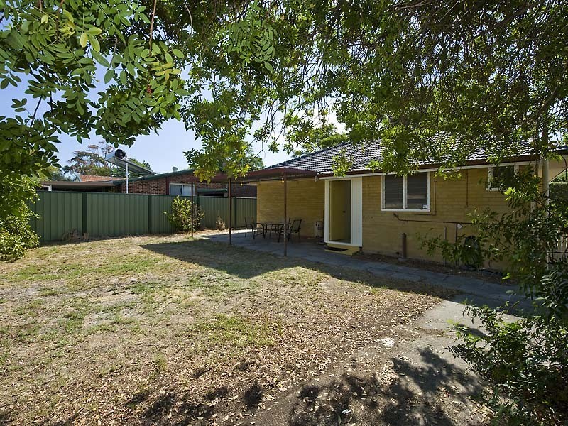 38 Kennerly Street, Cloverdale WA 6105
