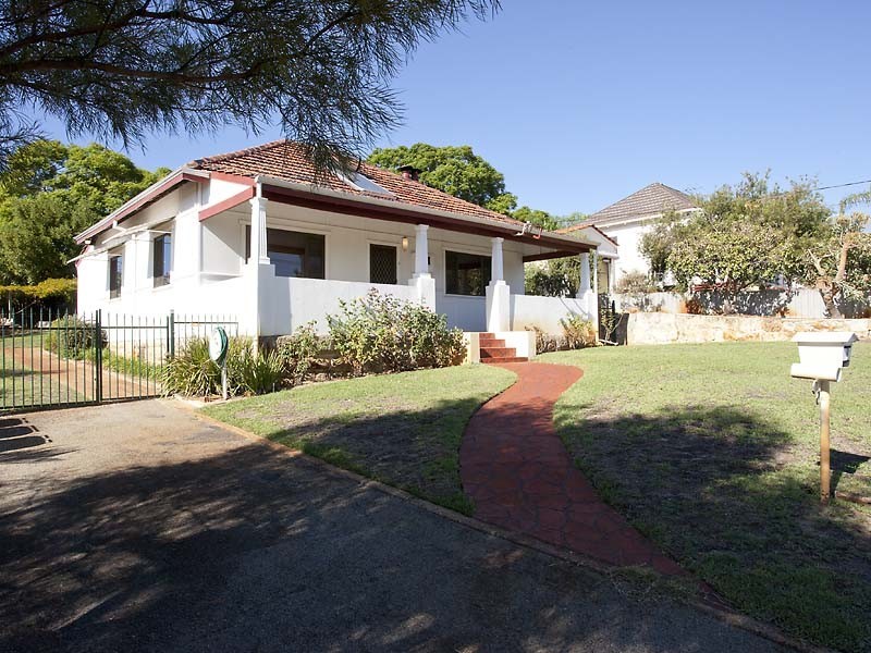 1 Almondbury Street, Bayswater WA 6053