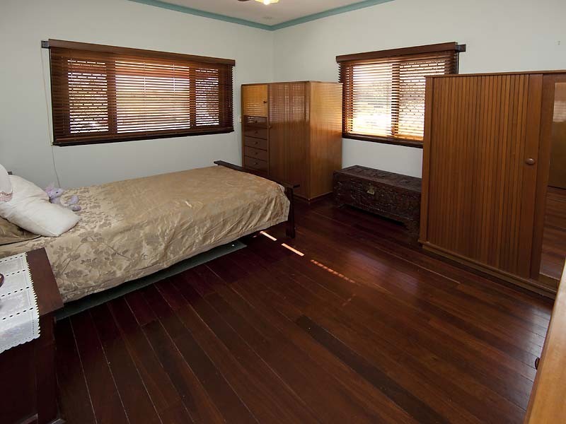 1 Almondbury Street, Bayswater WA 6053