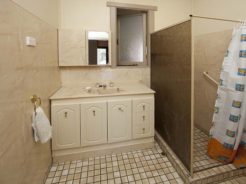 1 Almondbury Street, Bayswater WA 6053