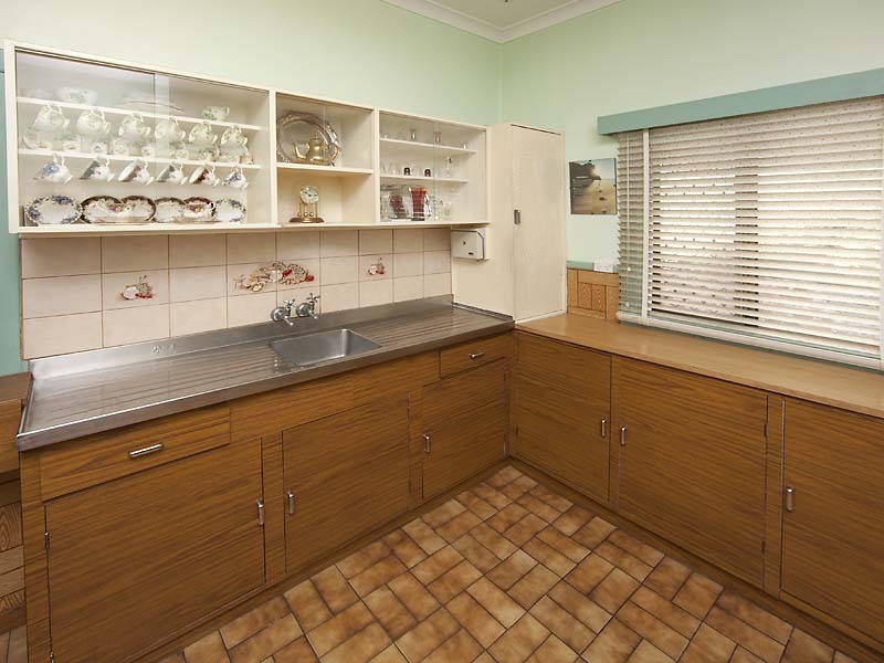 1 Almondbury Street, Bayswater WA 6053