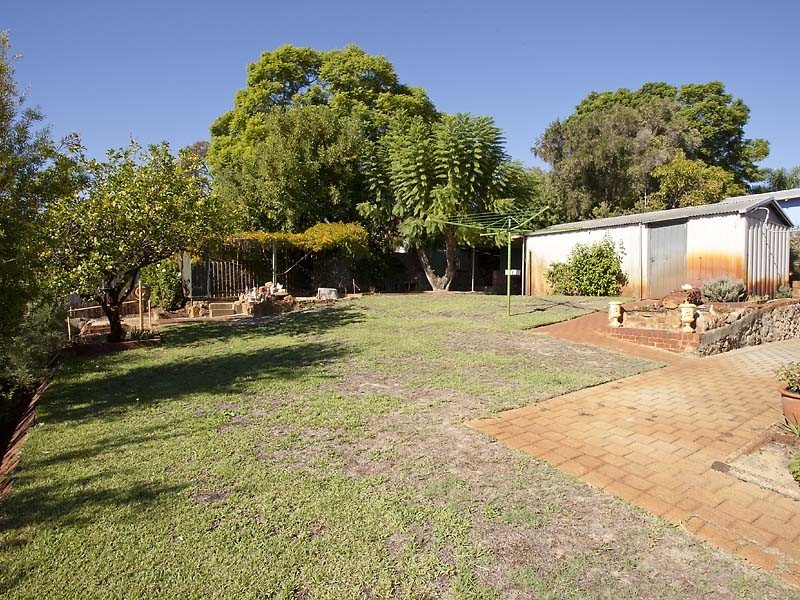 1 Almondbury Street, Bayswater WA 6053