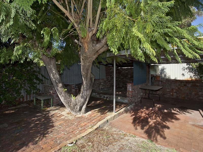 1 Almondbury Street, Bayswater WA 6053