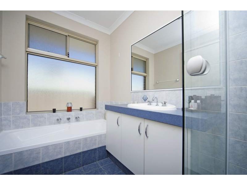 15 Menmuir Place, Bayswater WA 6053