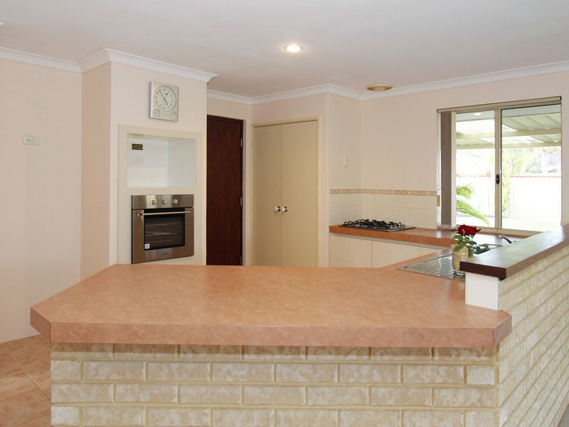 18 Gardenia Gardens, Helena Valley WA 6056